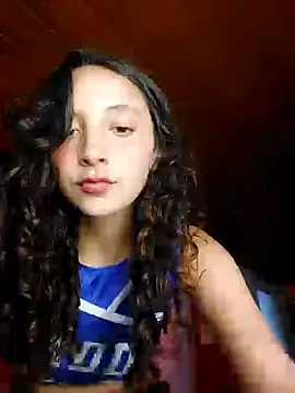 Snapshot of _Laary chatting on February 5, 2025, 8:35 pm  Laary online show from February 5, 2025, 8:35 pm