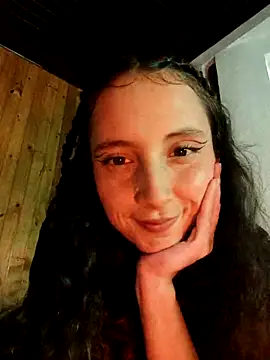 Snapshot of _Laary chatting on March 12, 2025, 9:45 pm  Laary online show from March 12, 2025, 9:45 pm