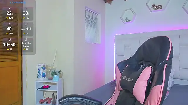 shanakendall online show from October 27, 2025, 2:21 pm