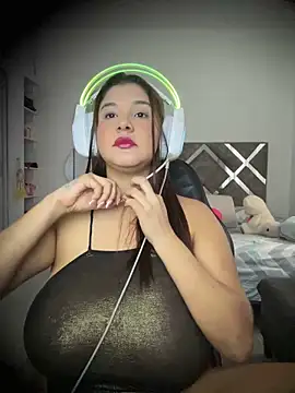 ValleryParker online show from November 20, 2025, 9:36 pm