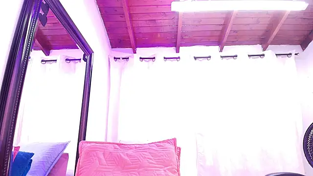 Snapshot of danna_berlin_ chatting on January 29, 2025, 7:22 pm danna berlin online show from January 29, 2025, 7:22 pm