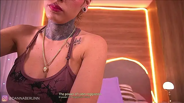 danna berlin  online show from February 6, 2026, 7:28 pm