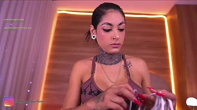 danna berlin  online show from April 7, 2026, 7:25 pm