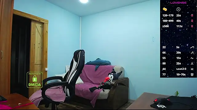 diamondjune online show from March 11, 2025, 6:00 am