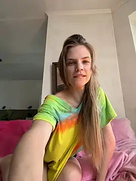 LeyaJohnson online show from January 10, 2025, 12:15 pm