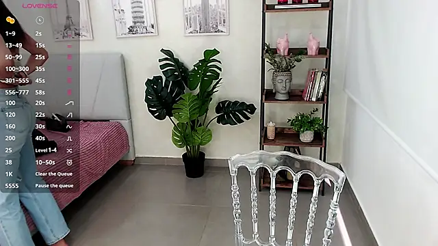 Sassy--Girl online show from February 24, 2025, 6:04 pm