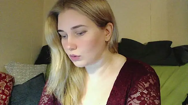 Snapshot of mmmPinUpGirl chatting on October 1, 2025, 5:41 pm mmmPinUpGirl online show from October 1, 2025, 5:41 pm