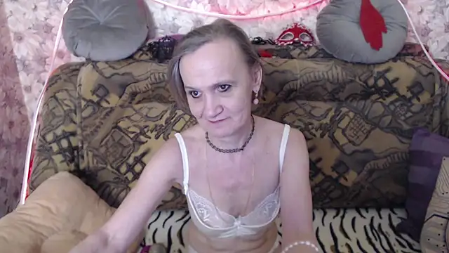 Snapshot of MissBekker chatting on May 17, 2026, 6:04 pm MissBekker online show from May 17, 2026, 6:04 pm