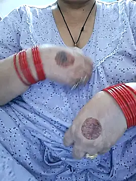 Snapshot of Kavya_XX chatting on October 15, 2025, 12:27 pm Kavya XX online show from October 15, 2025, 12:27 pm