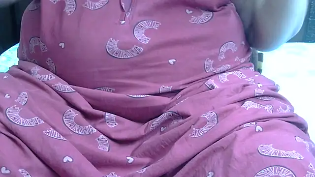 Snapshot of Kavya_XX chatting on October 16, 2025, 12:44 am Kavya XX online show from October 16, 2025, 12:44 am