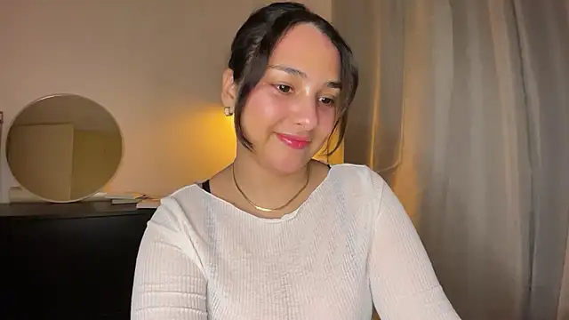 Snapshot of xSelena chatting on January 8, 2025, 2:57 am xSelena online show from January 8, 2025, 2:57 am