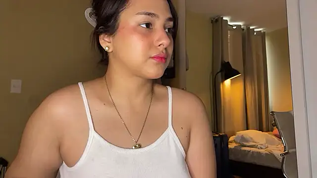 Snapshot of xSelena chatting on January 11, 2026, 10:04 pm xSelena online show from January 11, 2026, 10:04 pm