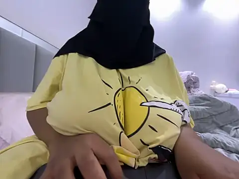 Snapshot of Submissive_Arab chatting on February 22, 2025, 10:42 pm Submissive Arab online show from February 22, 2025, 10:42 pm