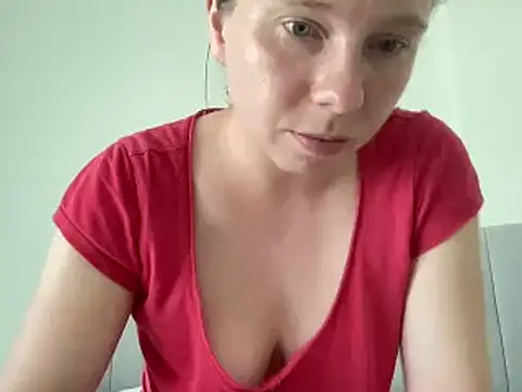 SweetLucy96 online show from June 14, 2026, 9:00 am