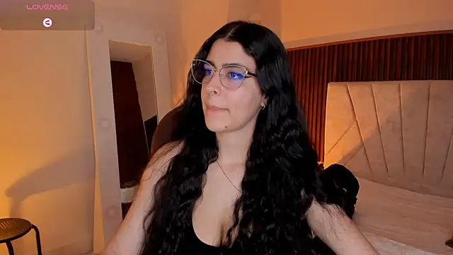 Snapshot of _Niah_ chatting on February 5, 2026, 8:57 pm Niah online show from February 5, 2026, 8:57 pm