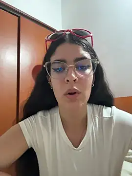 Snapshot of _Niah_ chatting on February 15, 2026, 2:08 am Niah online show from February 15, 2026, 2:08 am