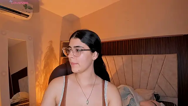 Snapshot of _Niah_ chatting on February 17, 2026, 8:48 pm Niah online show from February 17, 2026, 8:48 pm