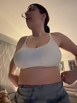  Niah  online show from April 4, 2026, 2:10 am