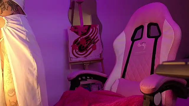 Snapshot of goddess_vee_ chatting on February 4, 2026, 8:58 pm goddess vee online show from February 4, 2026, 8:58 pm