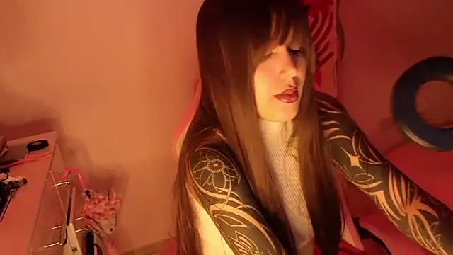 Snapshot of goddess_vee_ chatting on February 24, 2026, 11:36 pm goddess vee online show from February 24, 2026, 11:36 pm