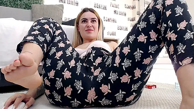 sweetdaiana23 online show from March 22, 2025, 3:41 am