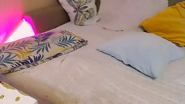 OLIVIA CANDY online show from February 13, 2026, 5:36 am