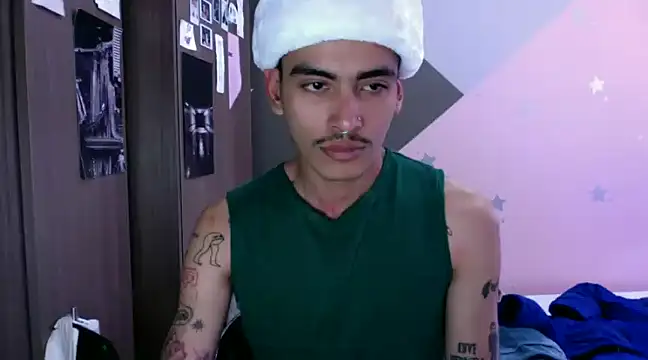 sorry-mom69 online show from December 18, 2024, 6:35 pm