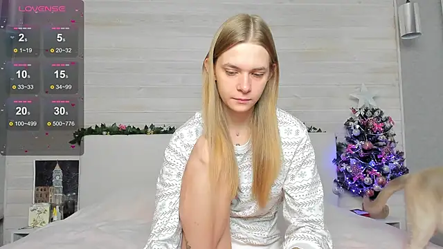 Snapshot of molly_hunt_ chatting on December 16, 2024, 3:30 am molly hunt  online show from December 16, 2024, 3:30 am