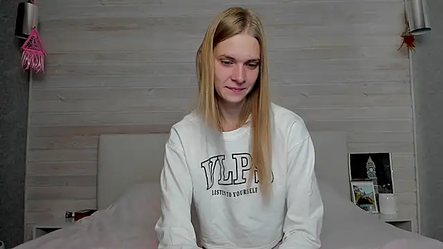 Snapshot of molly_hunt_ chatting on October 22, 2025, 4:02 am molly hunt  online show from October 22, 2025, 4:02 am