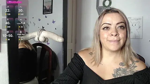 Snapshot of LIila28six chatting on January 19, 2025, 10:28 pm LIila28six online show from January 19, 2025, 10:28 pm