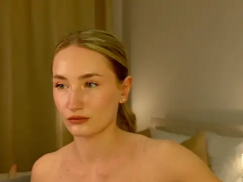 bella  rose online show from February 4, 2026, 5:30 pm