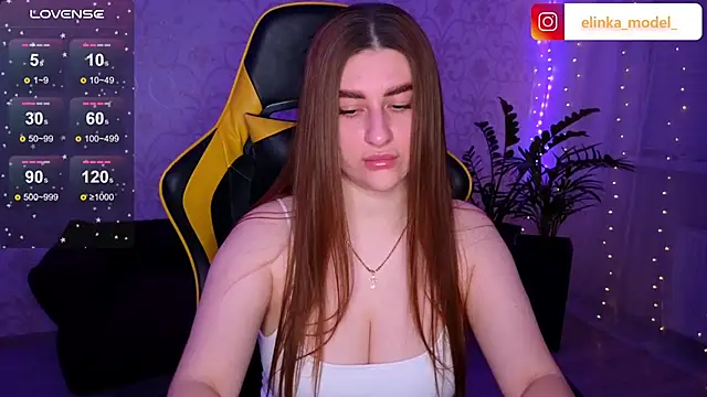 Snapshot of Elishka_ chatting on December 8, 2024, 5:01 pm Elishka  online show from December 8, 2024, 5:01 pm