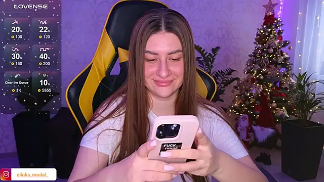 Snapshot of Elishka_ chatting on December 23, 2024, 6:44 am Elishka  online show from December 23, 2024, 6:44 am