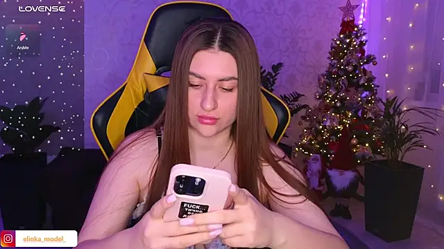 Snapshot of Elishka_ chatting on December 23, 2024, 6:16 pm Elishka  online show from December 23, 2024, 6:16 pm