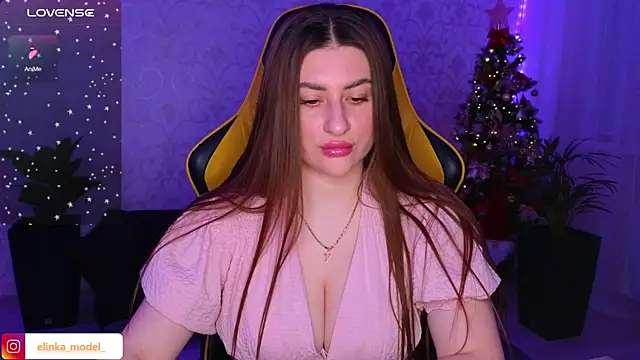 Snapshot of Elishka_ chatting on January 1, 2025, 2:42 pm Elishka  online show from January 1, 2025, 2:42 pm