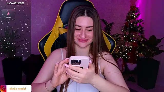 Snapshot of Elishka_ chatting on January 7, 2025, 9:03 pm Elishka  online show from January 7, 2025, 9:03 pm