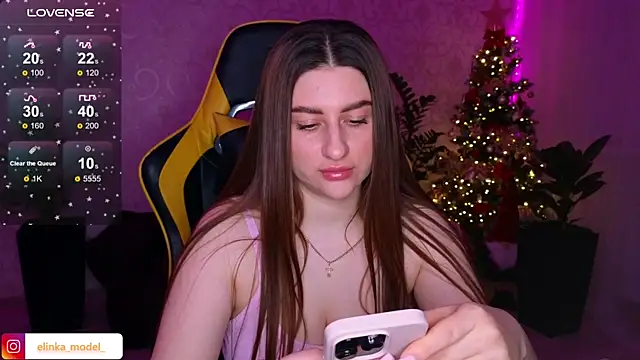 Snapshot of Elishka_ chatting on January 11, 2025, 6:44 pm Elishka  online show from January 11, 2025, 6:44 pm