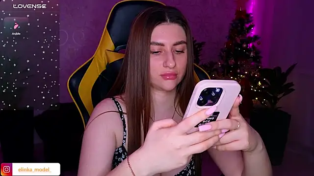 Snapshot of Elishka_ chatting on January 15, 2025, 10:35 pm Elishka  online show from January 15, 2025, 10:35 pm