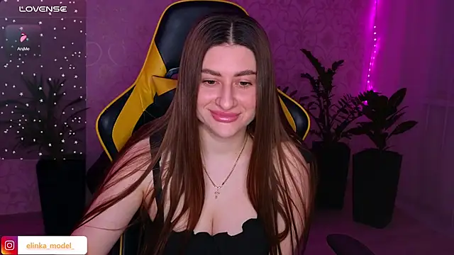 Snapshot of Elishka_ chatting on January 18, 2025, 3:38 pm Elishka  online show from January 18, 2025, 3:38 pm