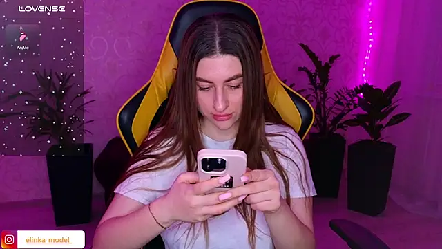 Snapshot of Elishka_ chatting on January 19, 2025, 5:15 am Elishka  online show from January 19, 2025, 5:15 am