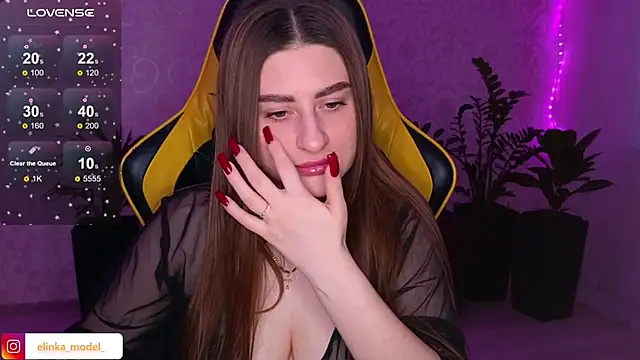 Snapshot of Elishka_ chatting on February 8, 2025, 6:01 am Elishka  online show from February 8, 2025, 6:01 am