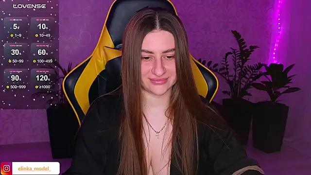 Snapshot of Elishka_ chatting on February 9, 2025, 6:05 pm Elishka  online show from February 9, 2025, 6:05 pm