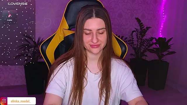 Snapshot of Elishka_ chatting on February 10, 2025, 5:52 pm Elishka  online show from February 10, 2025, 5:52 pm