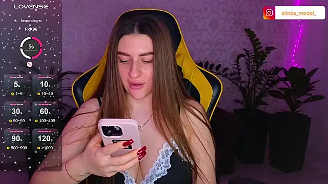 Snapshot of Elishka_ chatting on February 12, 2025, 10:04 pm Elishka  online show from February 12, 2025, 10:04 pm