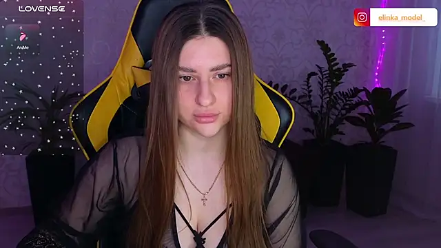 Snapshot of Elishka_ chatting on February 15, 2025, 6:12 am Elishka  online show from February 15, 2025, 6:12 am