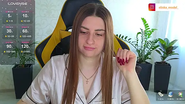 Snapshot of Elishka_ chatting on February 24, 2025, 7:55 am Elishka  online show from February 24, 2025, 7:55 am