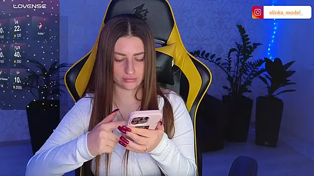 Snapshot of Elishka_ chatting on February 26, 2025, 8:00 pm Elishka  online show from February 26, 2025, 8:00 pm