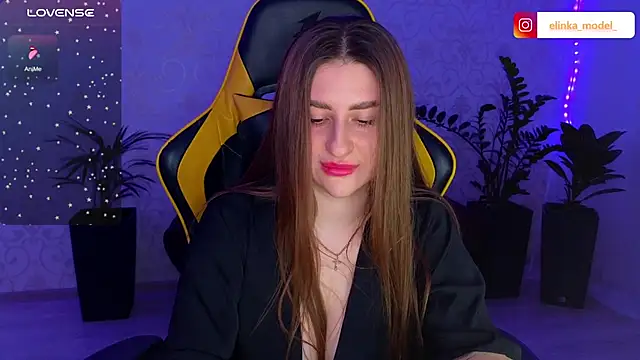 Snapshot of Elishka_ chatting on March 2, 2025, 8:18 pm Elishka  online show from March 2, 2025, 8:18 pm