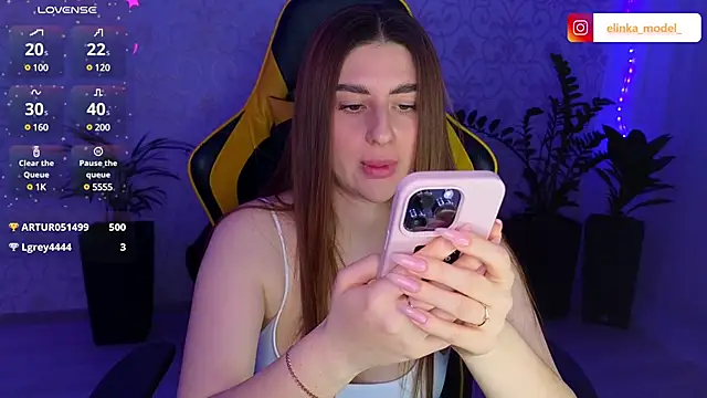 Snapshot of Elishka_ chatting on March 5, 2025, 7:38 pm Elishka  online show from March 5, 2025, 7:38 pm