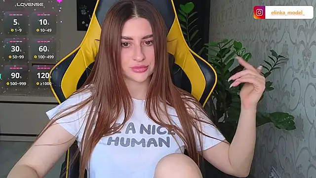 Snapshot of Elishka_ chatting on March 9, 2025, 3:27 pm Elishka  online show from March 9, 2025, 3:27 pm